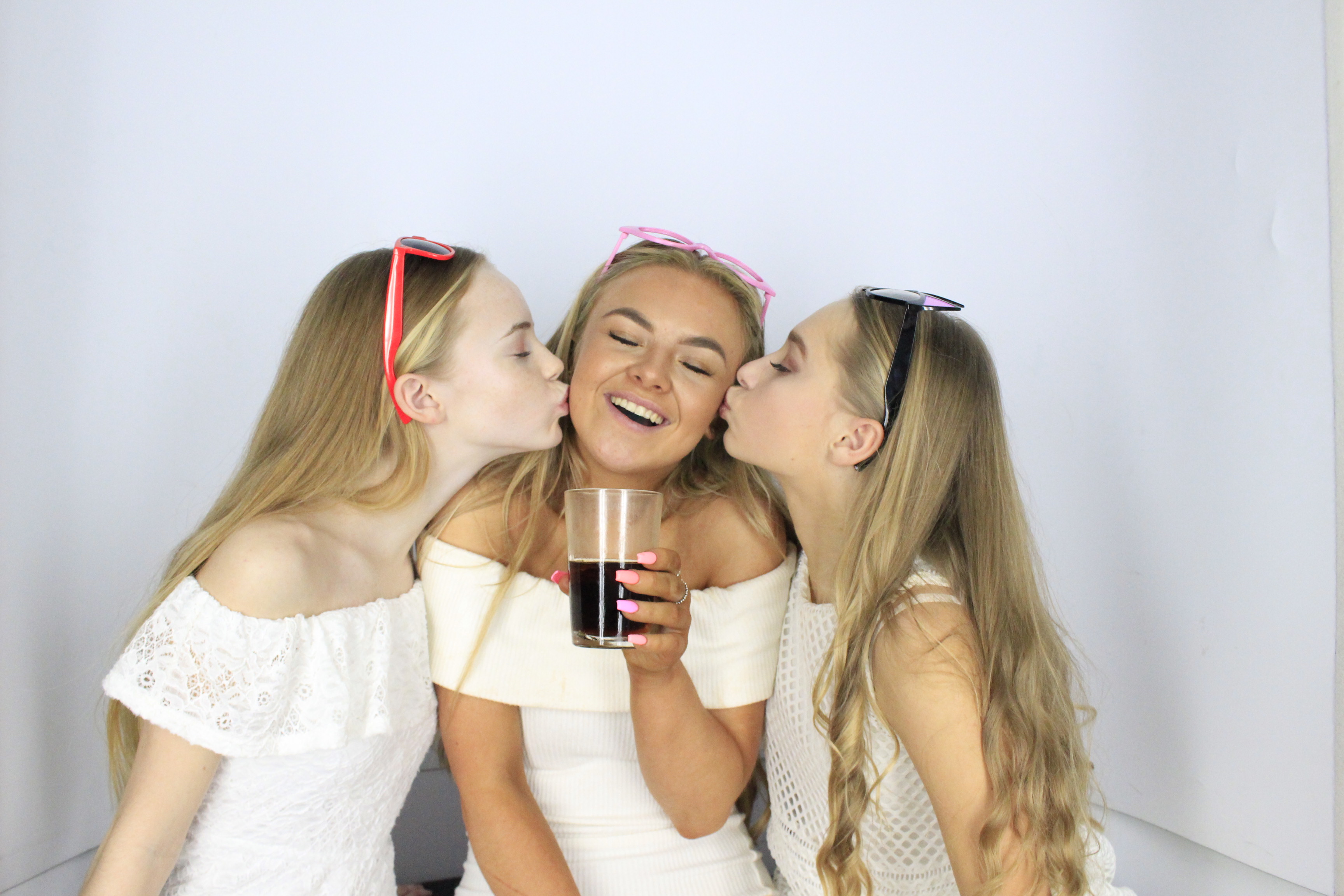 Issy & Alice's 18th Birthday Party | View more photos from the event at gallery.myphotoboothexperience.co.uk/u/MyPhotoBoothExperienceLtd/Issy-Alices-18th-Birthday-Party